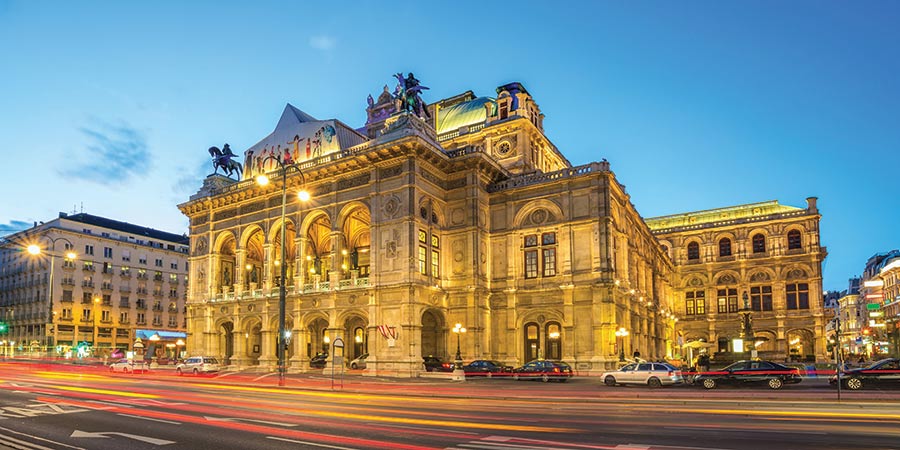 Touring elegant Vienna